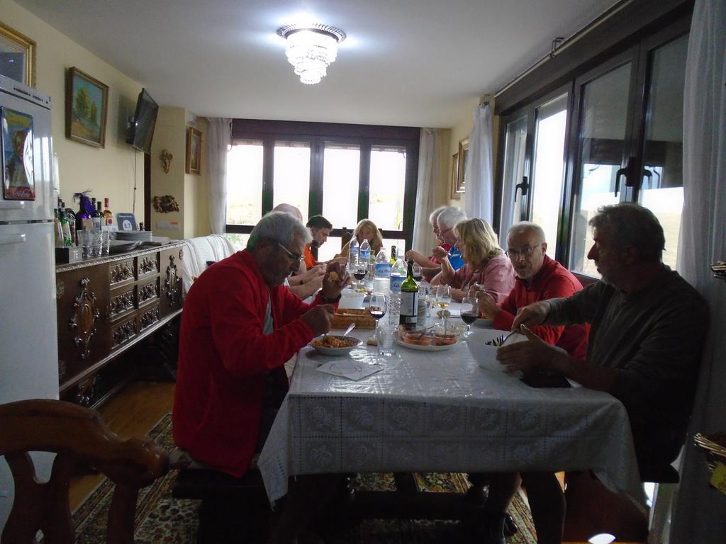 Cirueña Albergue Victoria מראה חיצוני תמונה